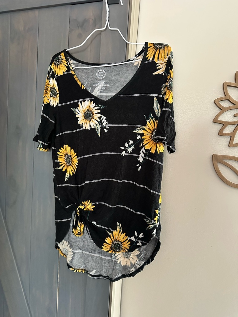 Maurices Black V-Neck Sunflower Knot Tee